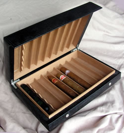 Cigars in Leather Travel Humidor