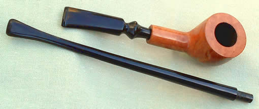 Marca Duo with 2 mouthpieces – a long churchwarden mouthpiece, and a shorter standard mouthpiece.