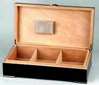 Black Hi-gloss Humidor for 50 cigars