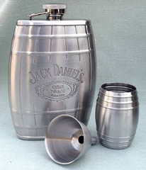 Jack Daniels Old No7 Hipflask Barrel design Set