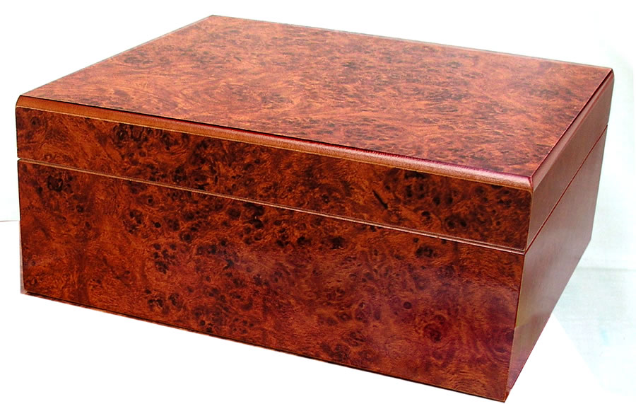 Beautiful traditional Burl grain finish for about 30 cigars 
